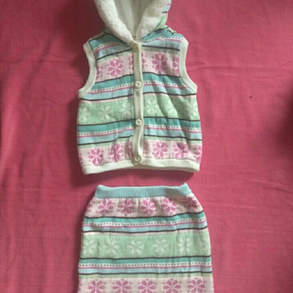 Gymboree, skirt,vest set. Size 5/6